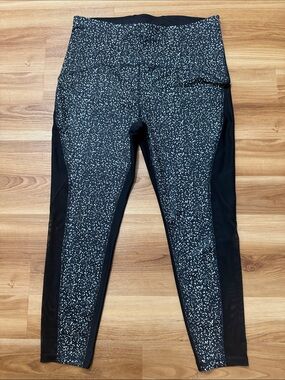 7/8 Ankle High Rise Black and White Speckled Active Leggings with Mesh